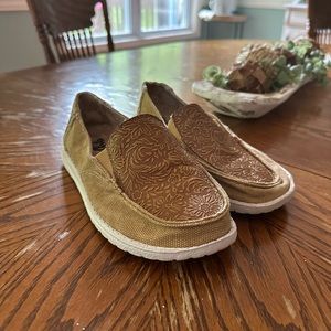 women’s slip in sneakers